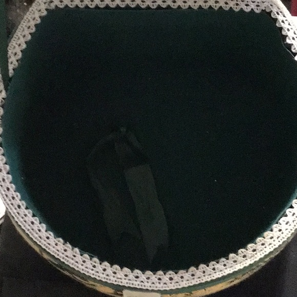 Vintage Sewing Box - Picture 3 of 5